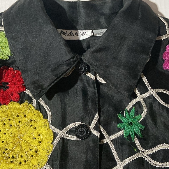 Vintage Anage 100% Silk Embroidered Jacket with lining - Picture 4 of 9